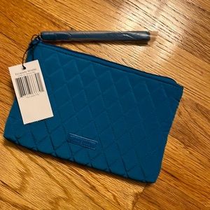 NWT Vera Bradley Bahama Breeze Escapade Wristlet- turquoise